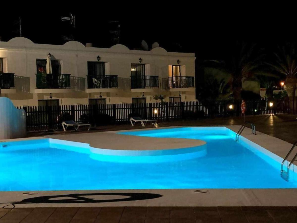 Sol Y Sal Con Vista A La Piscina (Adults Only) Corralejo Kültér fotó